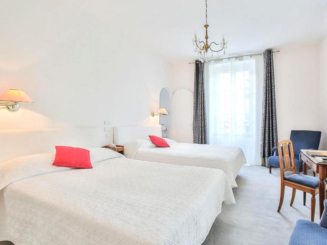 Logis Hotel Royal Saint-Mart Руайя Экстерьер фото