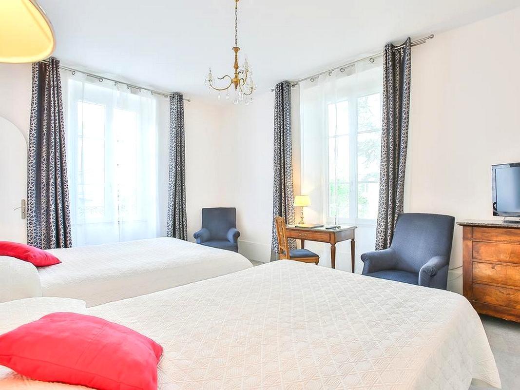Logis Hotel Royal Saint-Mart Руайя Экстерьер фото
