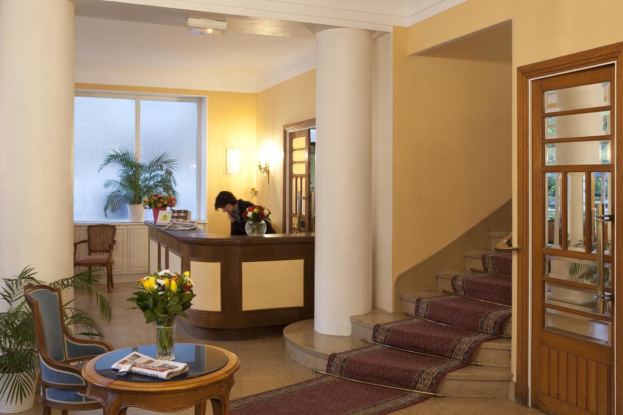 Logis Hotel Royal Saint-Mart Руайя Экстерьер фото